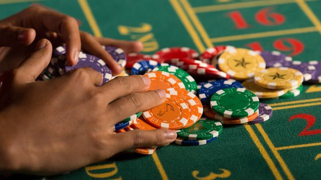 Glacier Peaks Casino کھلاڑیوں کے لیے لائیو کیسینو سیکشن
